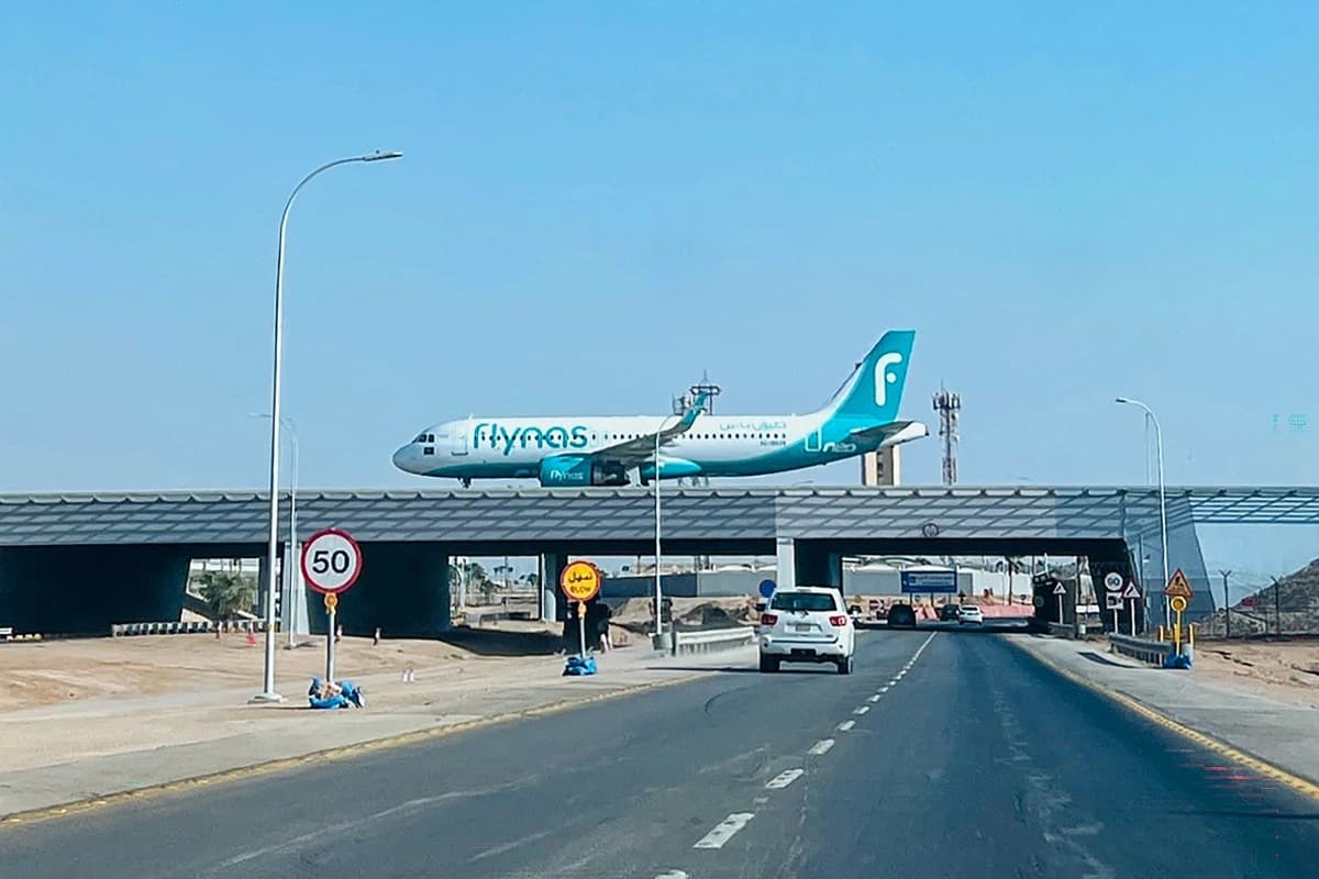 ئەمریکا گەشتکردنی هاووڵاتییەکانی بۆ دوو شاری سعودیە سنووردار دەکات