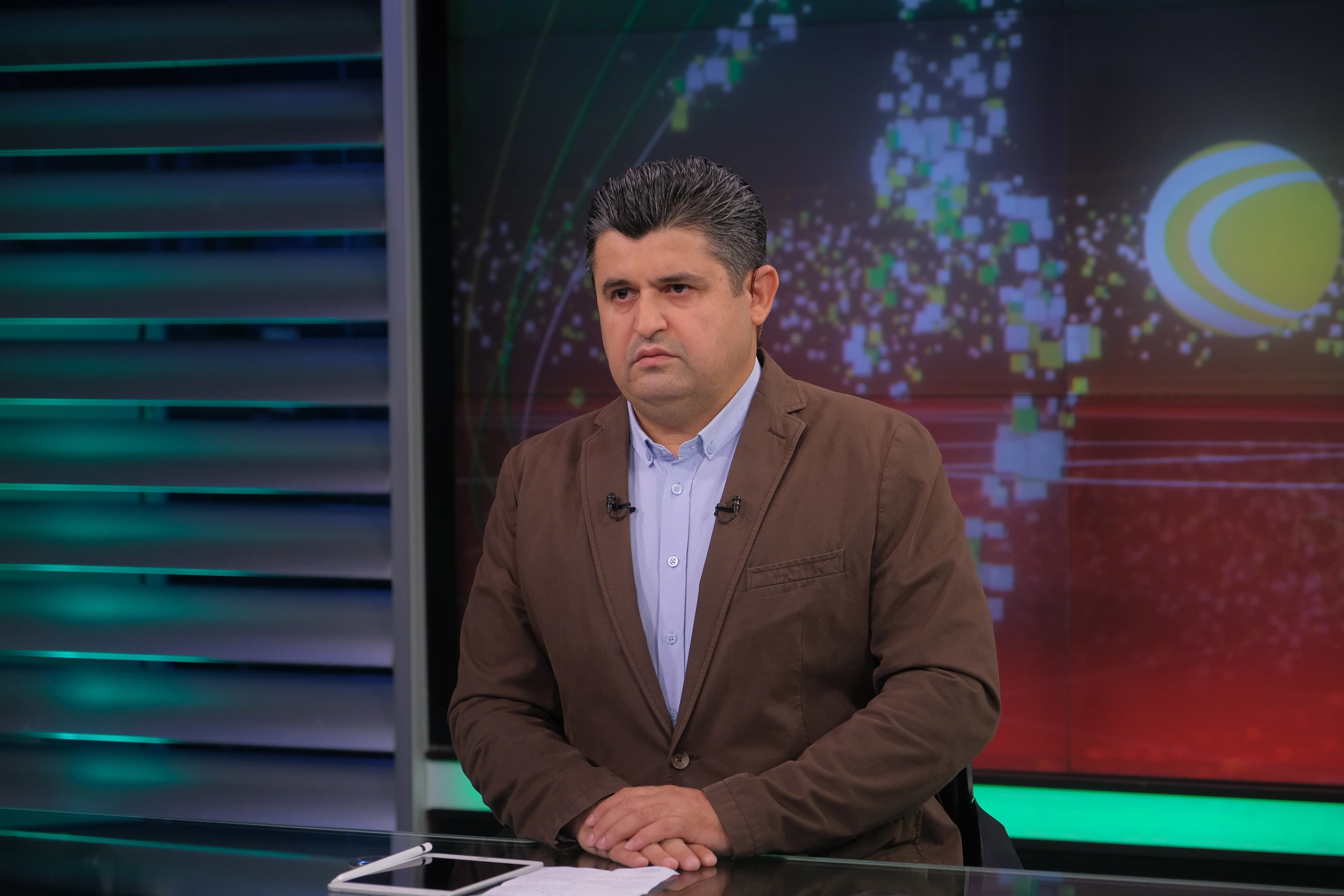 تکایە رێز لە یانەکەمان و هاندەرانمان بگرن