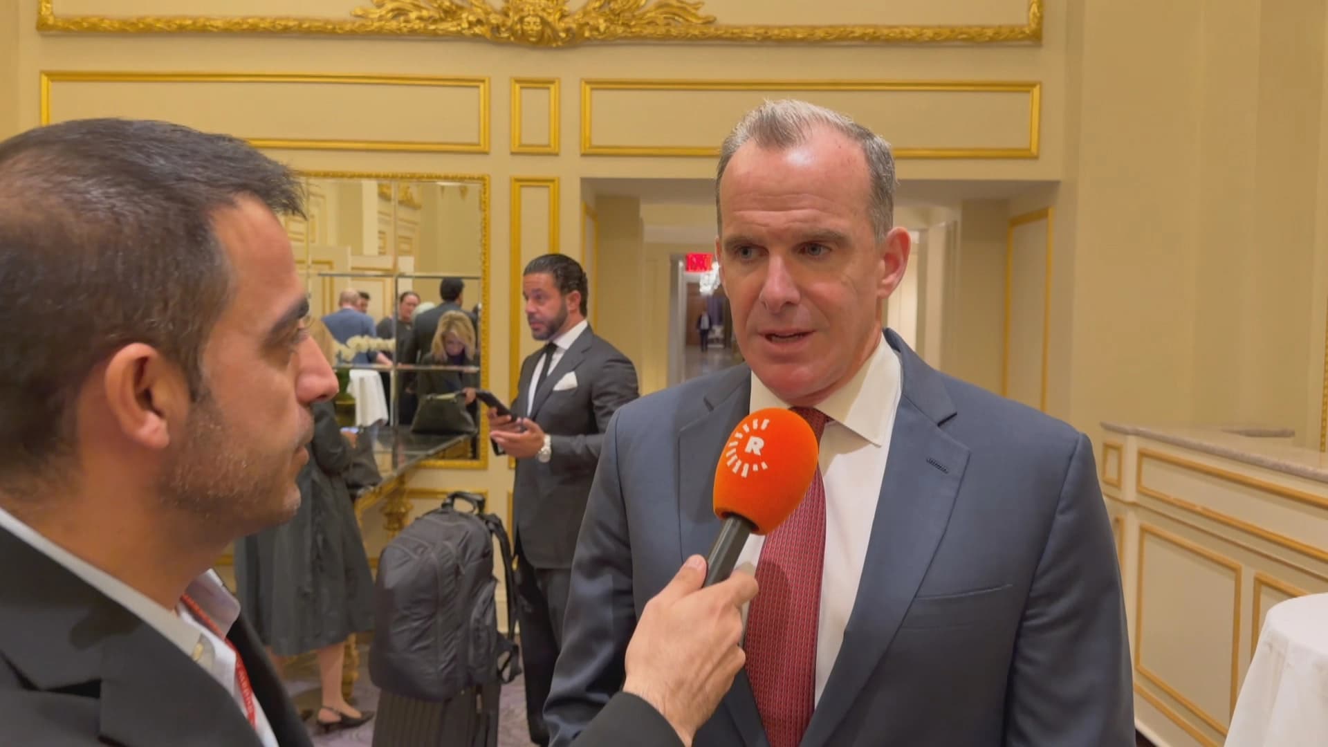 Brett McGurk ji Rûdawê re got: Ehmed Şer soz da ku mafên Kurdan têkevin destûrê