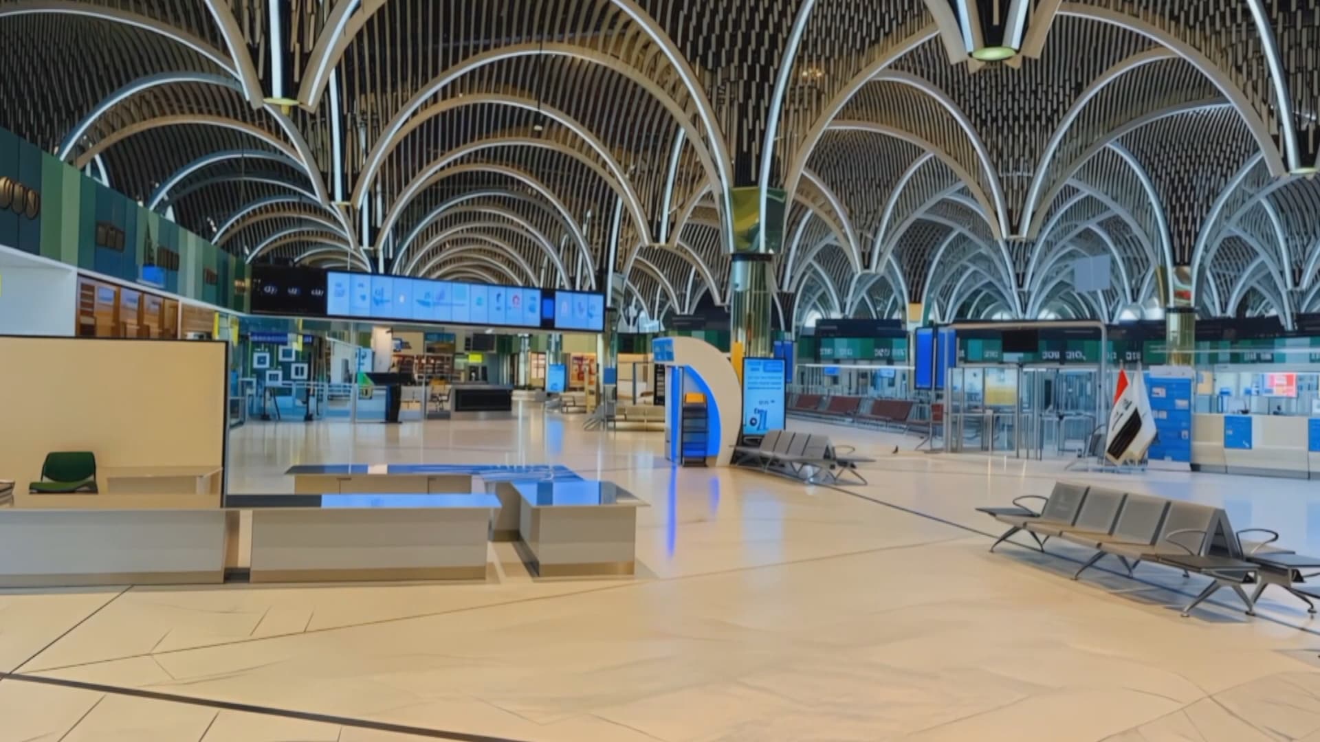بەغدا گەشتە ئاسمانییەکانی بۆ ئێران راگرت