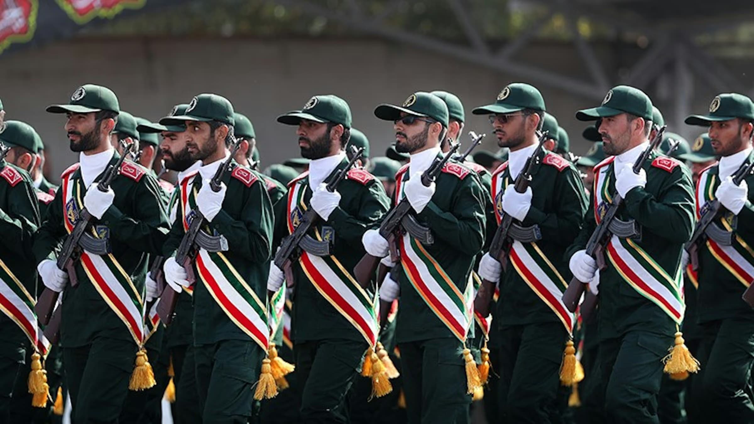 سوپای پاسداران: ئەمریکا توانای کۆنترۆڵکردنی تەنگەی هورمزی نییە
