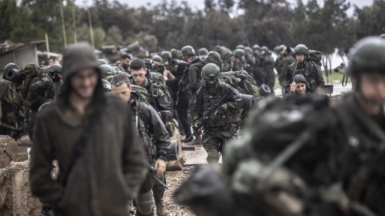 Eski İsrail Başbakanı Bennett: İsrail ordusu çöküş riskiyle karşı karşıya