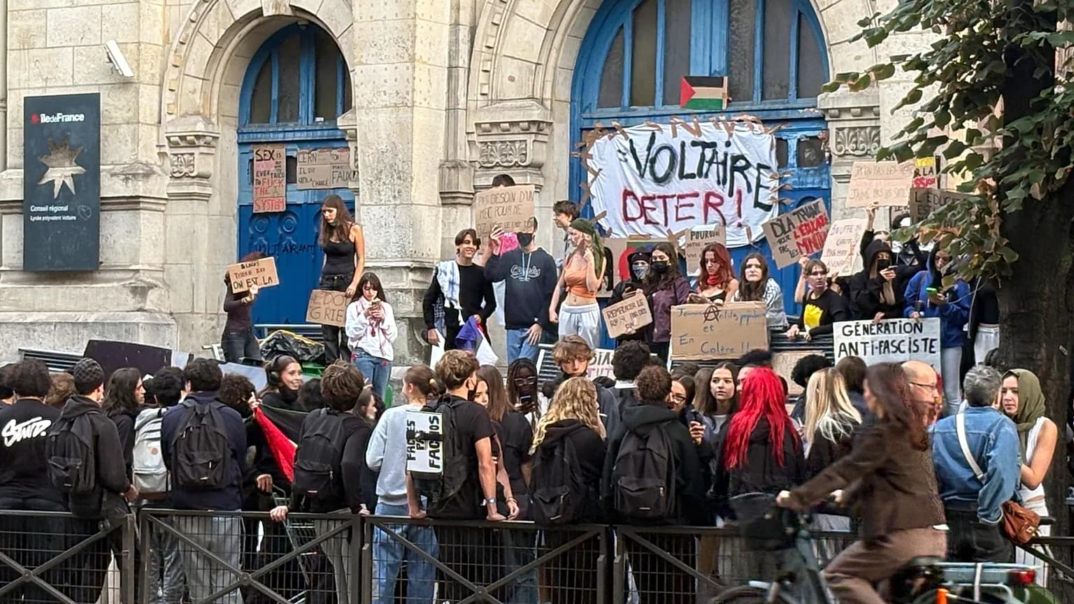 Fransa’da öğrenci protestoları sürüyor: Binlerce gözaltı, yüzlerce okulda eğitime ara