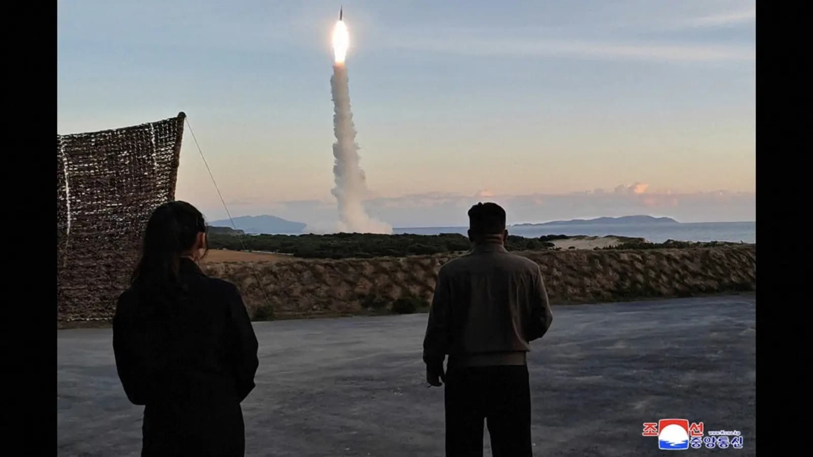 Kuzey Kore lideri Kim Jong-un, hipersonik füze denemesini denetledi
