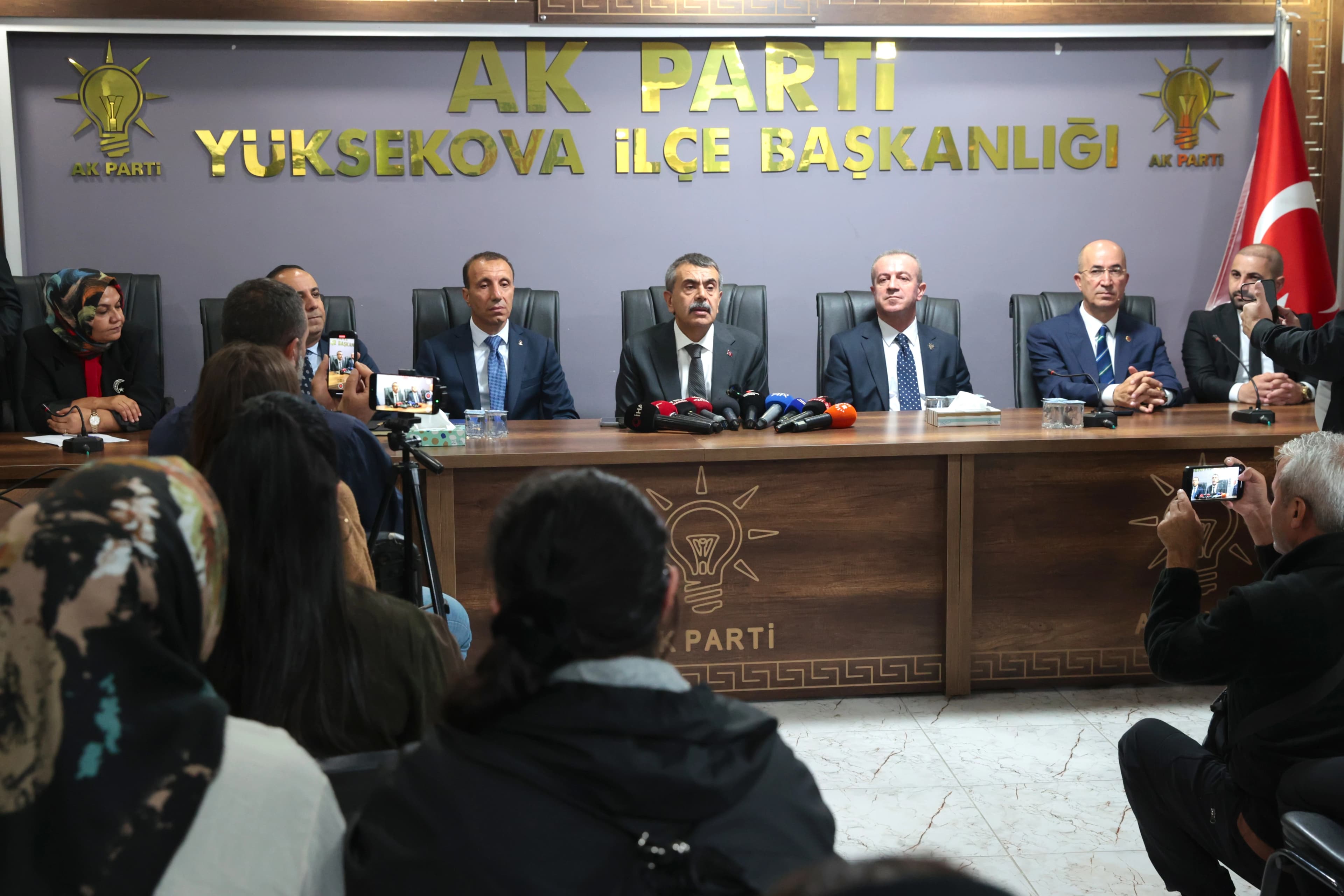 Yusuf Tekin: Sürecin sabotaj edilmesine müsaade etmezsek bizi çok güzel günler bekliyor