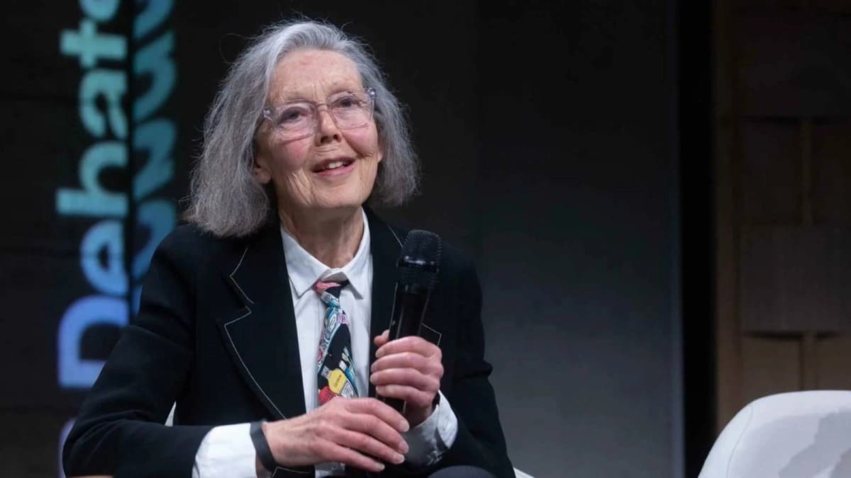 Anne Carsonê Xelata Nobelê ya Wêjeyê stand