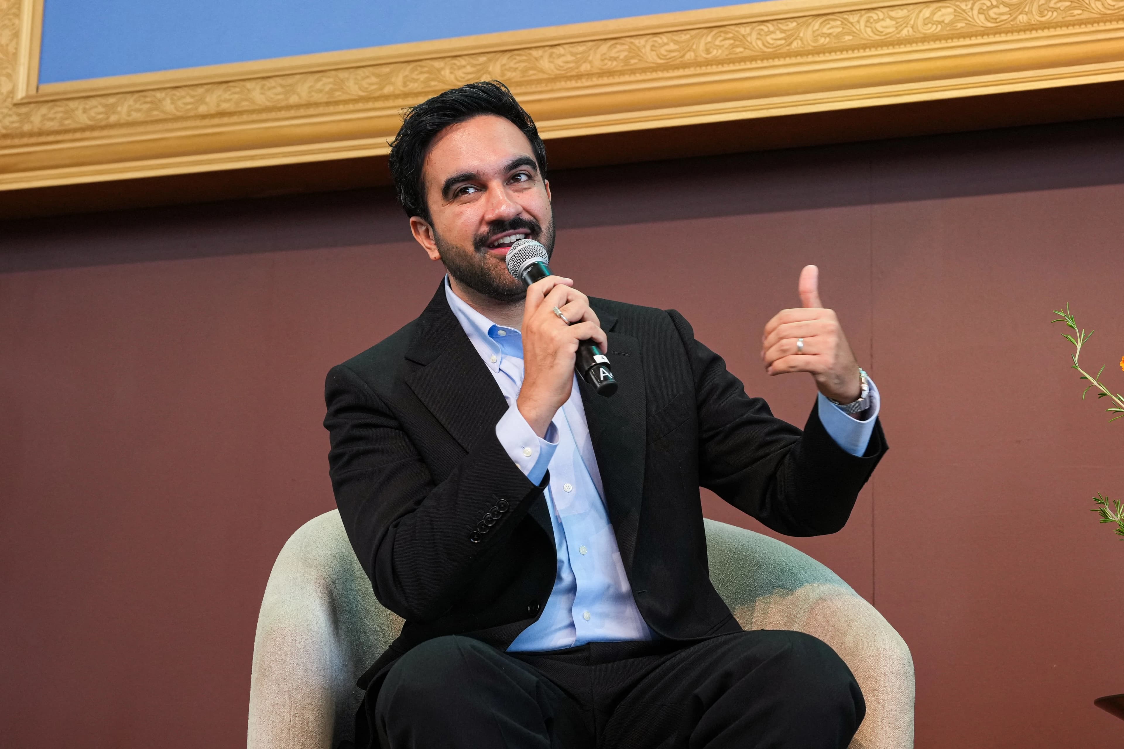 دوای تەقەکردن لە کۆچبەرێک؛ سەرۆکی شارەوانیی نیویۆرک داوای کشانەوەی هێزە فیدراڵییەکان دەکات