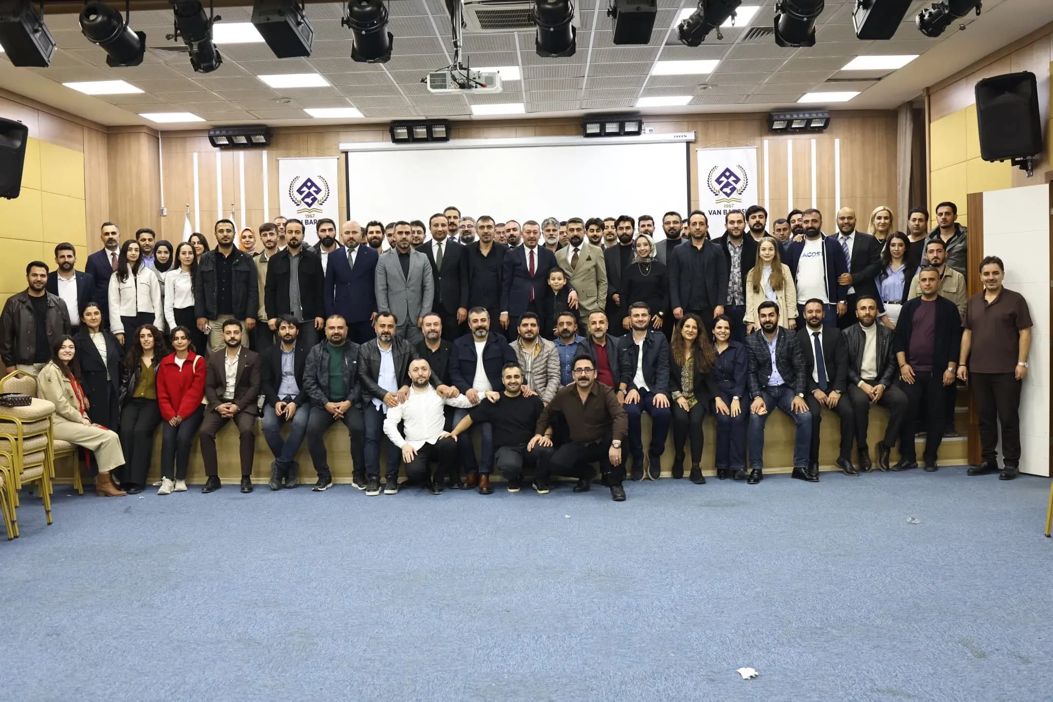 Van Barosu başkanlığına Sinan Özaraz yeniden seçildi