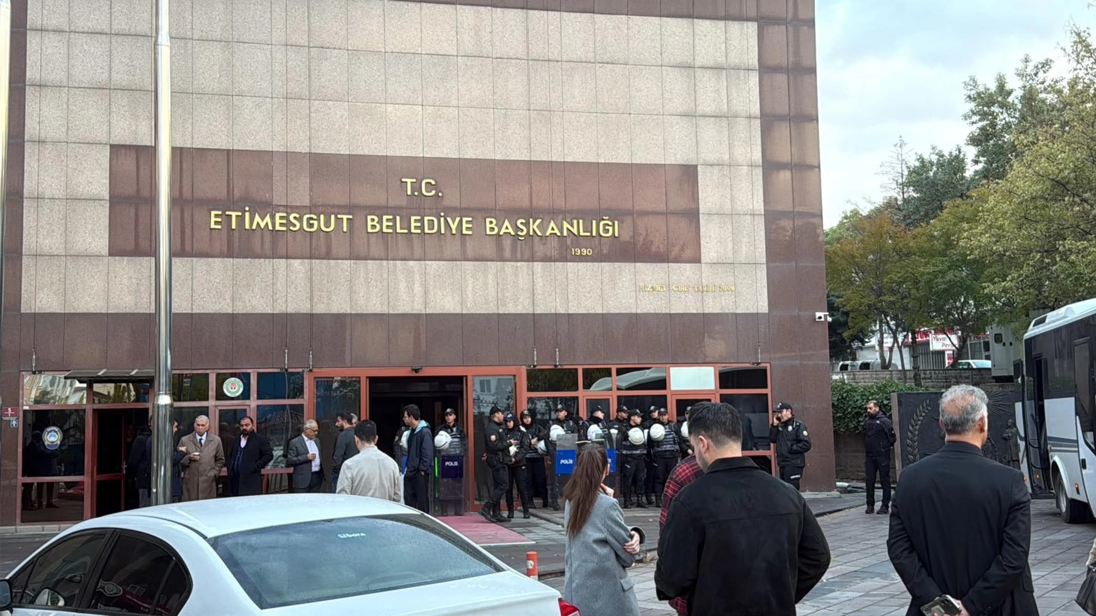 Li dijî Şaredariya Etîmesgutê operasyon: 25 kes hatin desteserkirin