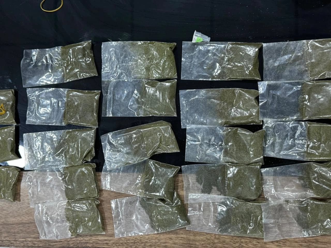 25 کیسە ماددەی هۆشبەری قات لە دەروازەیەکی عێراق دەستی بەسەردا گیرا
