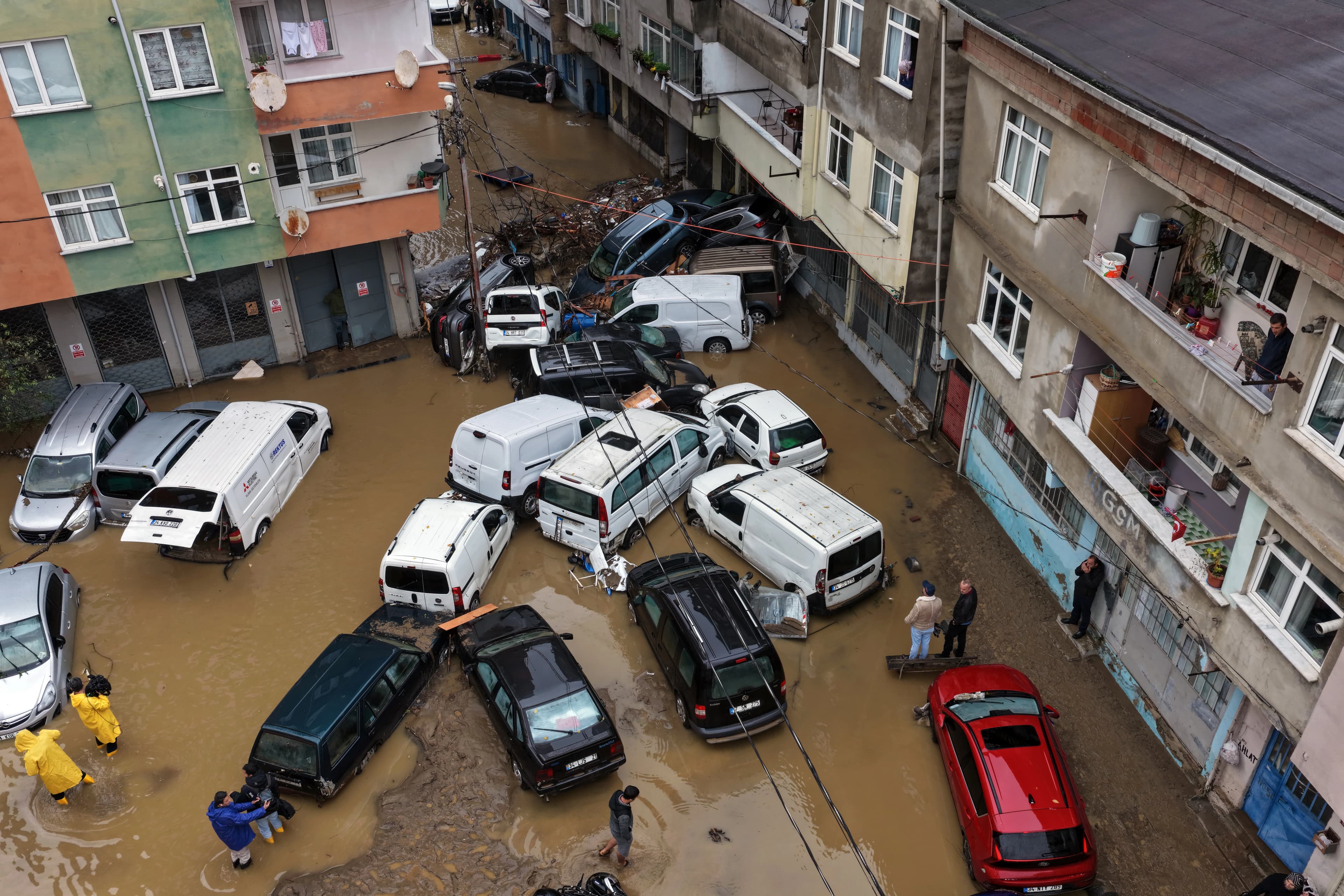 İstanbul’da sel felaketinde can kaybı 4’e yükseldi