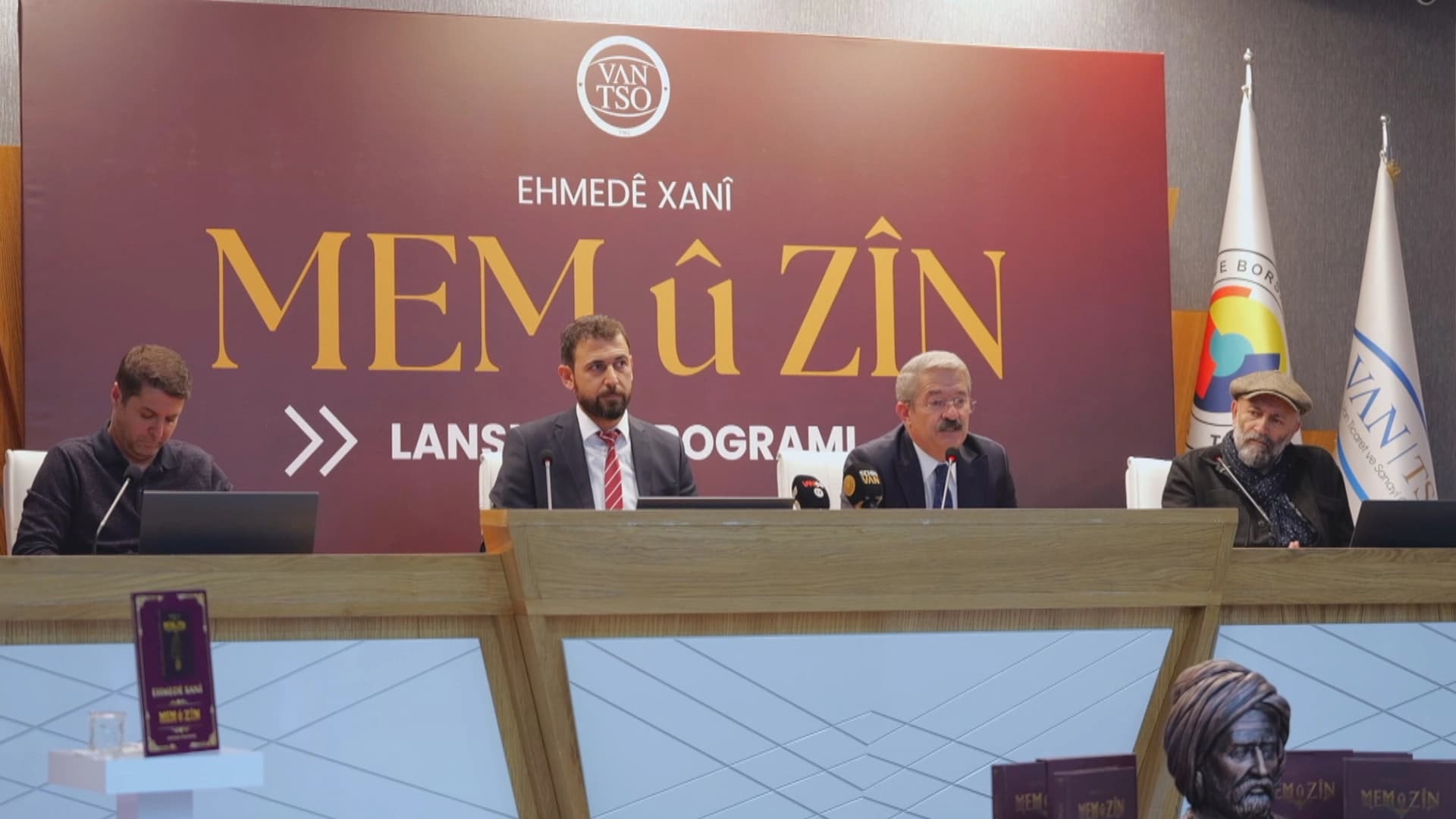 Nûsxeyeke 257 salî ya Mem û Zînê li Wanê ji nû ve hat çapkirin