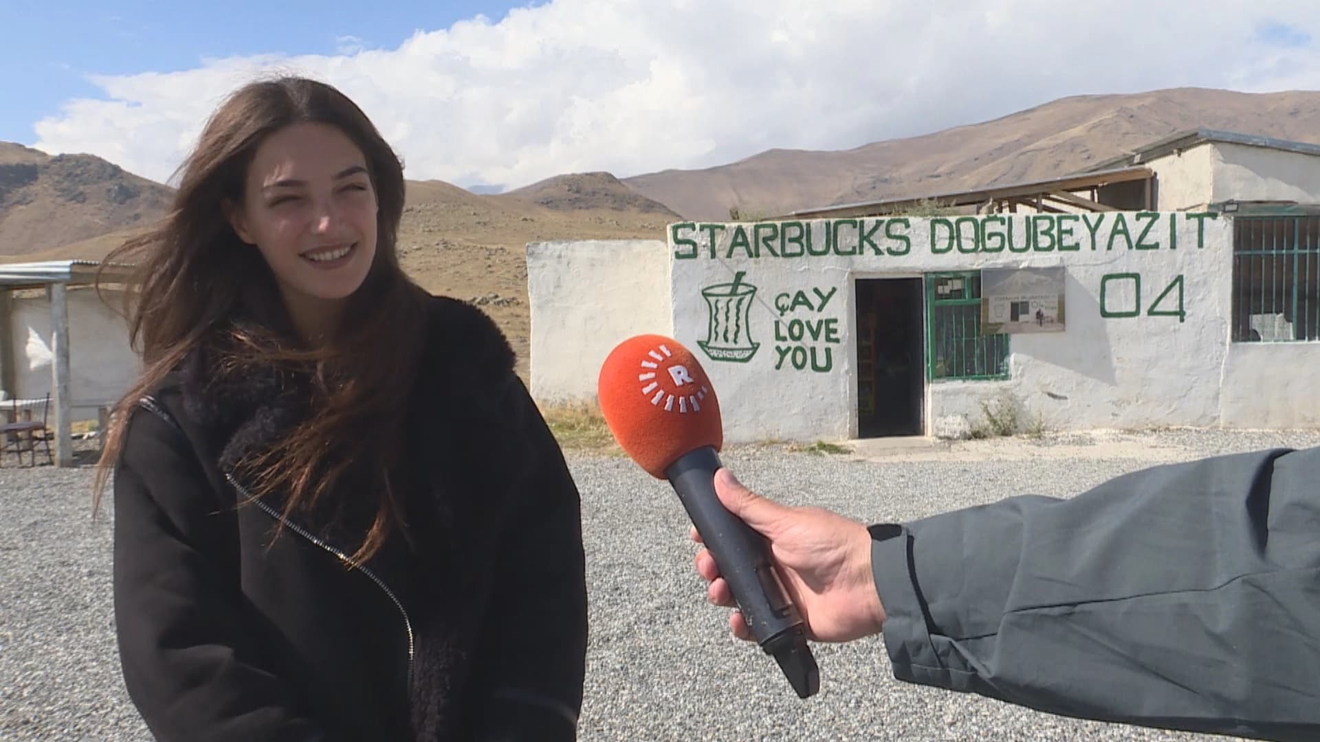 'Starbucksa Kurdan' a li qûntara Çiyayê Agiriyê bala rêwiyan dikişîne