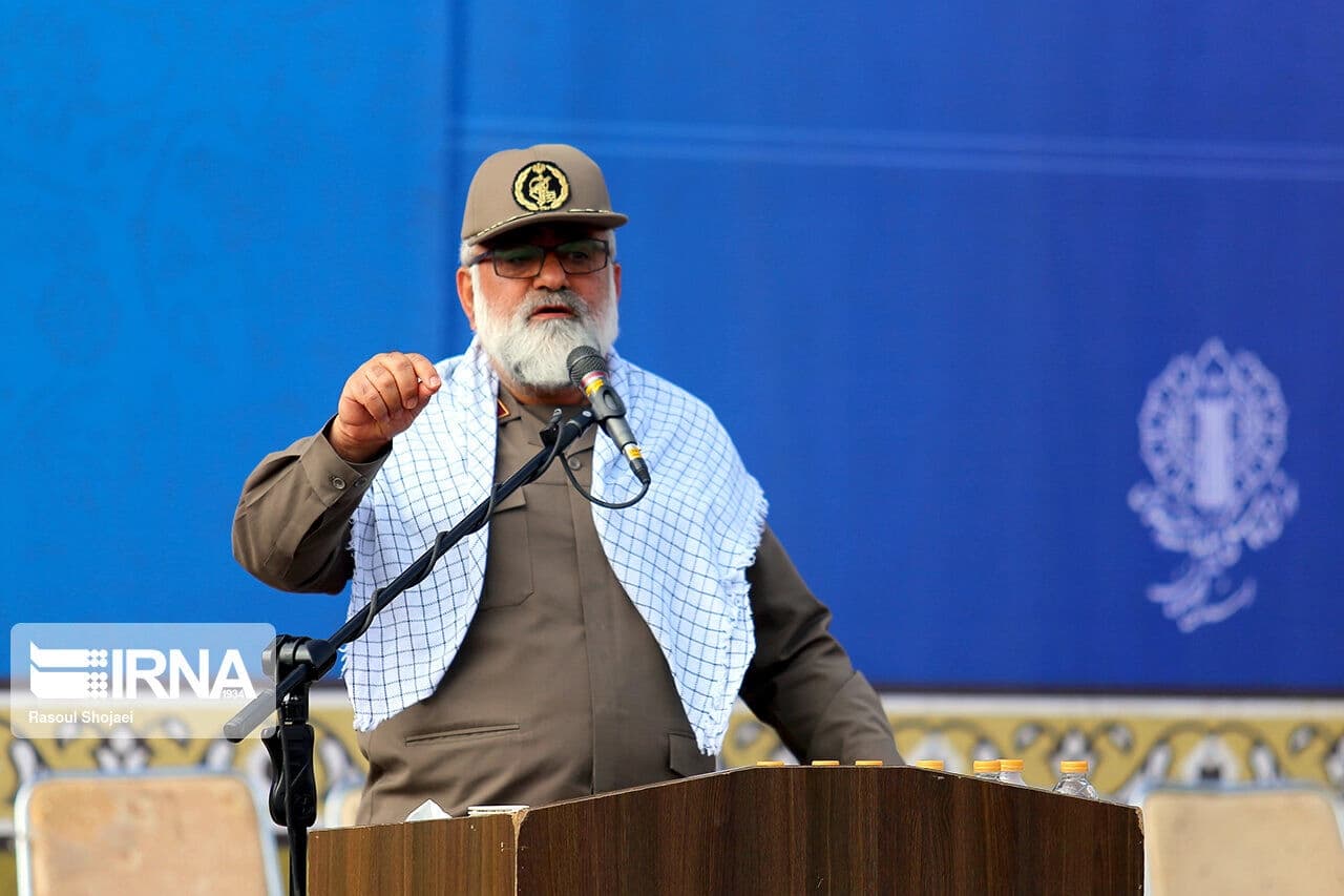 سوپای پاسداران بۆ ترەمپ: ئەگەر بە 'دایکی بۆمبەکان' هەڕەشە بکەن، ئەوا 'باوکی مووشەکەکانمان' ئامادەیە