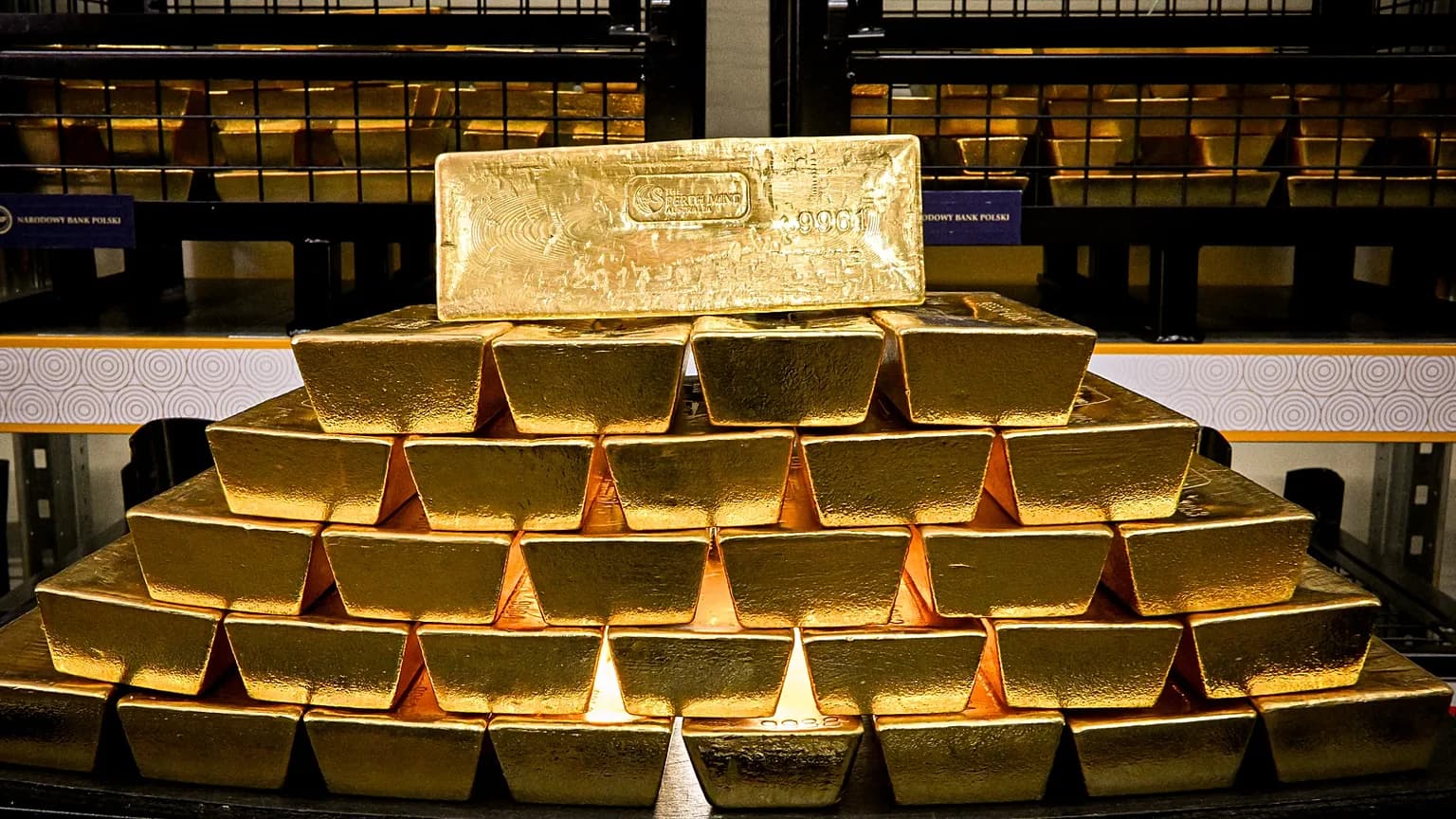 Altın fiyatları düşerken merkez bankaları neden alım yapıyor?