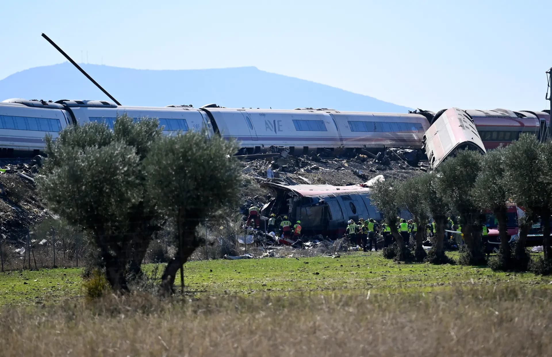 Li Spanyayê bîlançoya qezaya trênan giran dibe: 64 mirî û 80 birîndar