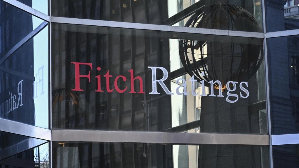 Fitch, Fransa'nın kredi notu görünümünü negatife revize etti