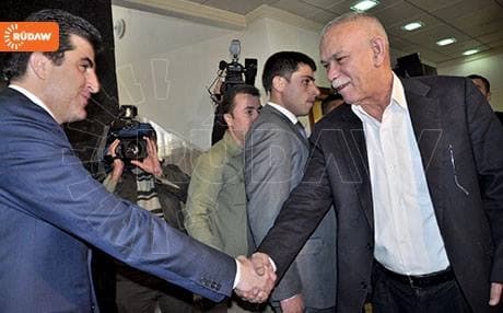 Kurdistan Region Prime Minister Nechirvan Barzani (L) meeting Gorran Leader Nawshirwan Mustafa in Sulaimani on Monday.
