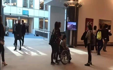 Nûjîn Mistefa li Parlamentoya Ewropayê ji bo piştgiriya koçberan axivî