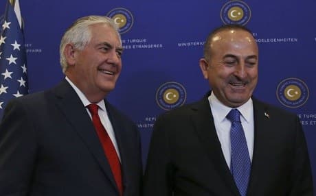 US Secretary of State Rex Tillerson (L) and Turkish Foreign Minister Mevlut Cavusoglu (R) in Ankara on Thursday. Photo: Lefteris Pitarakis/AP