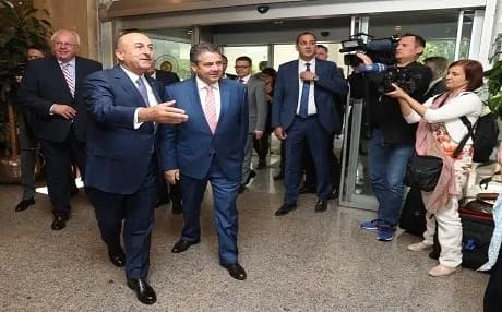 Turkish Foreign Minister Mevlüt Cavusoglu accompanies his German counterpart in Ankara on Monday. Photo: AA