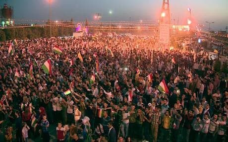A large number of independence referendum supporters rally in Erbil in front of Shanadar Park. Photo: Rudaw video