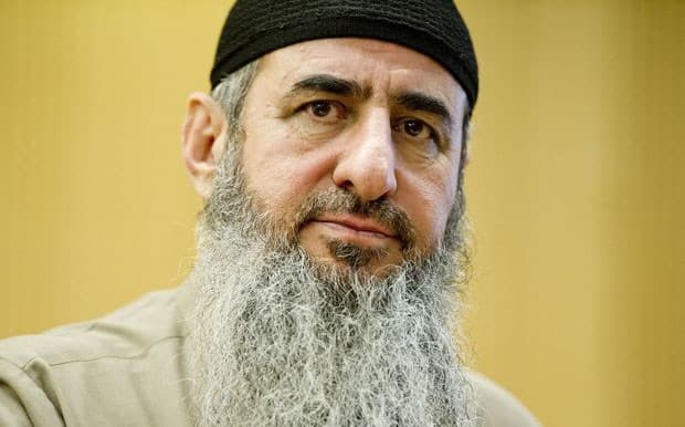 Najmuddin Faraj Ahmad, aka Mullah Krekar, at an Oslo court. File photo: AFP