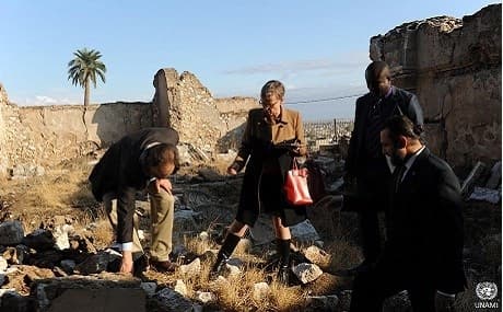 Alice Walpole (C), the UN secretary-general’s deputy special representative for Iraq, leads a delegation to examine Kirkuk's heritage sites, November 5, 2018. Photo: Harith Al-Obaidi / UNAMI