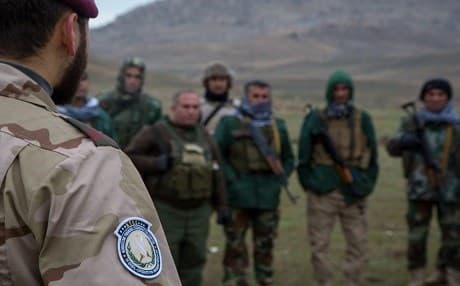 A soldier with the Royal Netherlands Army instructs coalition partners during an outdoor class on forward observation during training in Erbil, Iraq, on January 22, 2018. Photo: Pfc. Anthony Zendejas IV | US Army