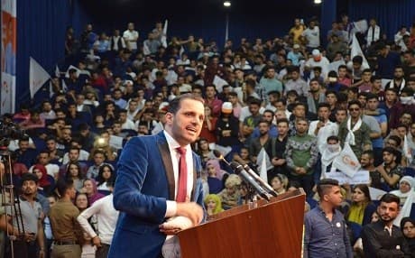 New Generation founder Shaswar Abdulwahid speaks at a gathering of his supporters in Sulaimani in 2018. Photo: Abdulwahid's Facebook page