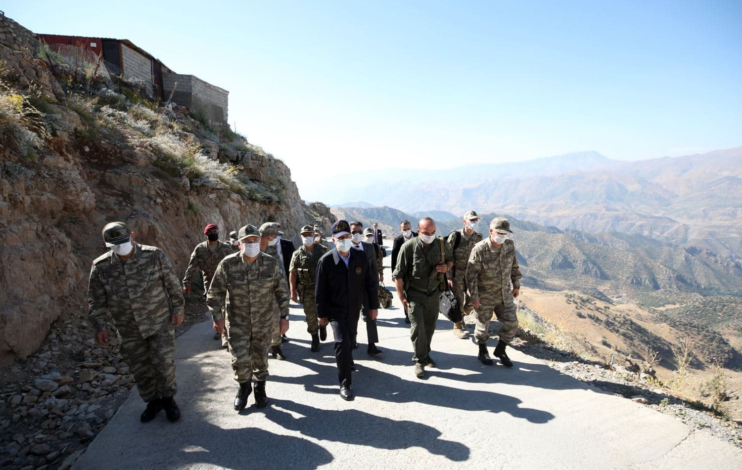 Turkish Defense Minister Hulusi Akar inspects border troops in Turkey's southeastern Sirnak province on August 9, 2020. Photo: Anadolu Agency