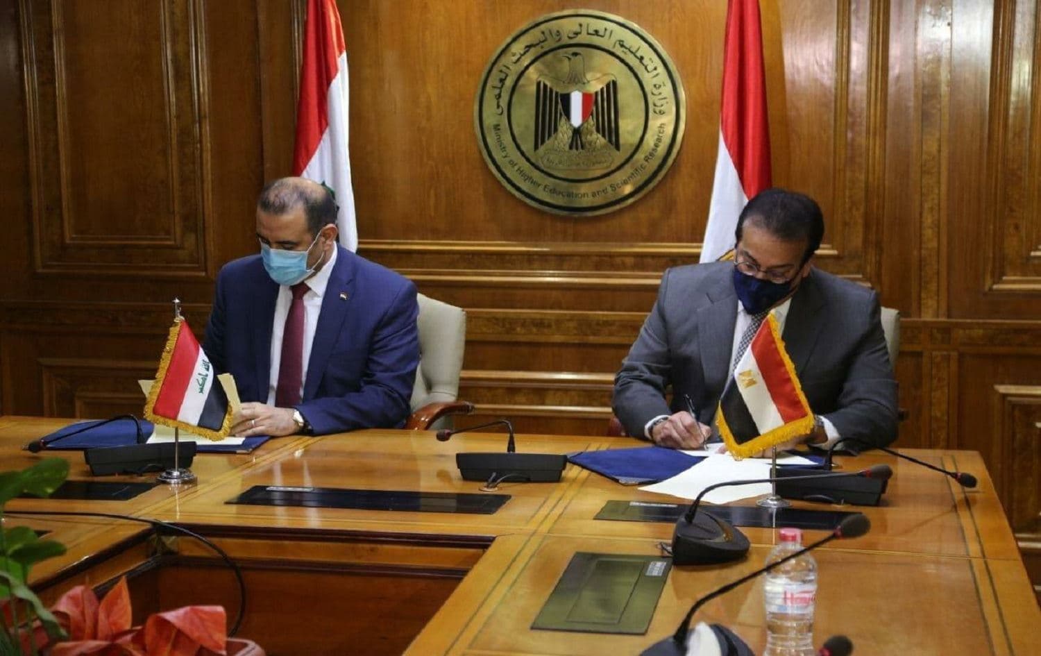 Iraqi and Egyptian officials in Baghdad on December 10, 2020. Photo: Iraqi Ministry of Higher Education and Scientific Research