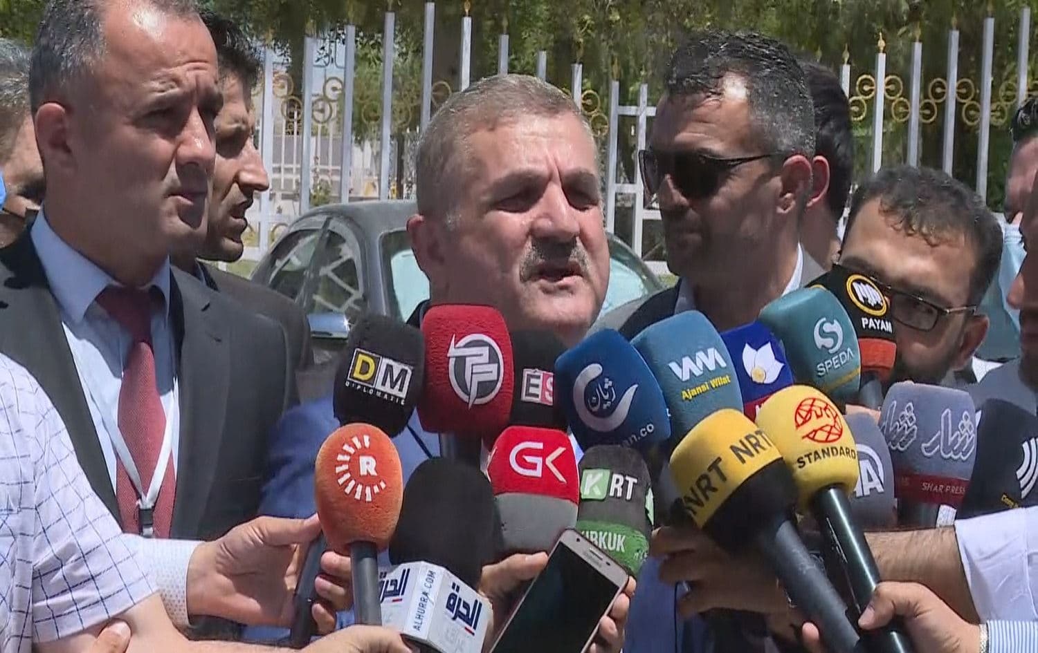 Lawyers of the Duhok journalists hold press conference in front of judicial council, on May 20, 2021. Photo: screenshot