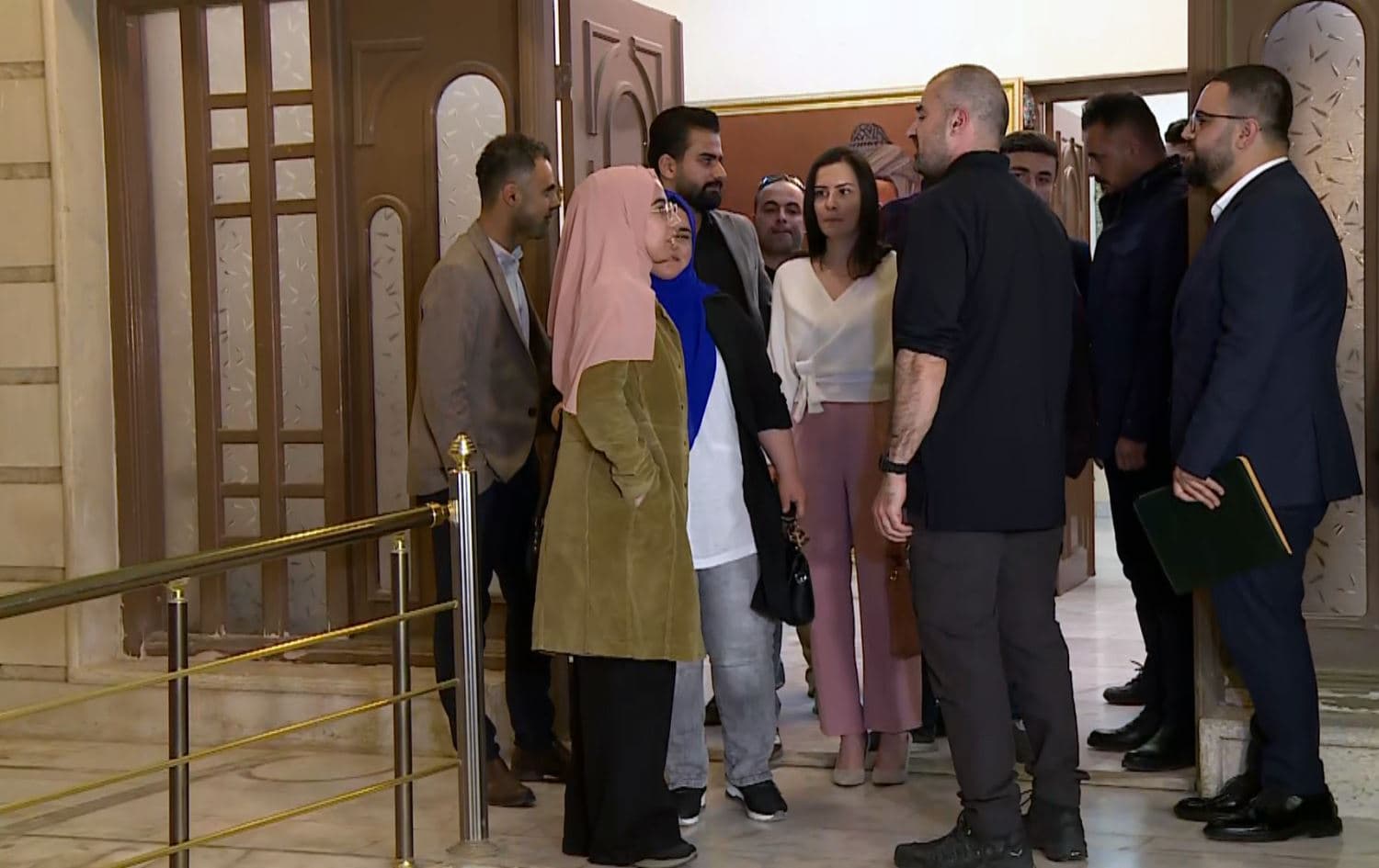 Bafel Talabani meets with students in Sulaimani on November 28, 2021. Photo: Rudaw/screenshot