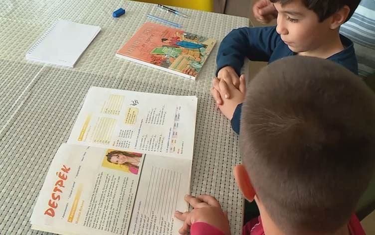Encamên destpêkê: Li kîjan bajarî çend xwendekar dersa Kurdî hilbijartin?