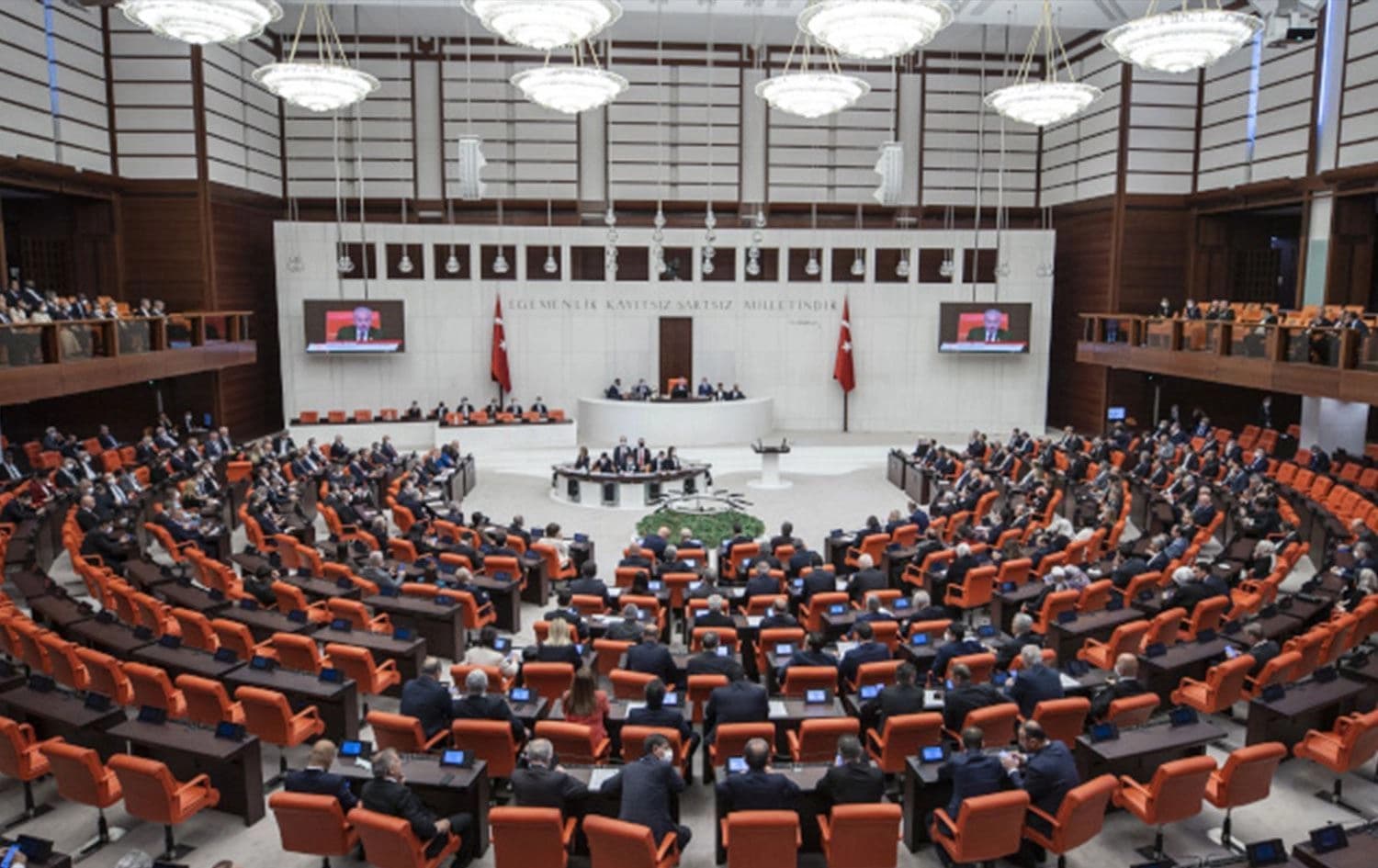 Encamên fermî yên hilbijartinên parlementoya Tirkiyê hatin ragihandin