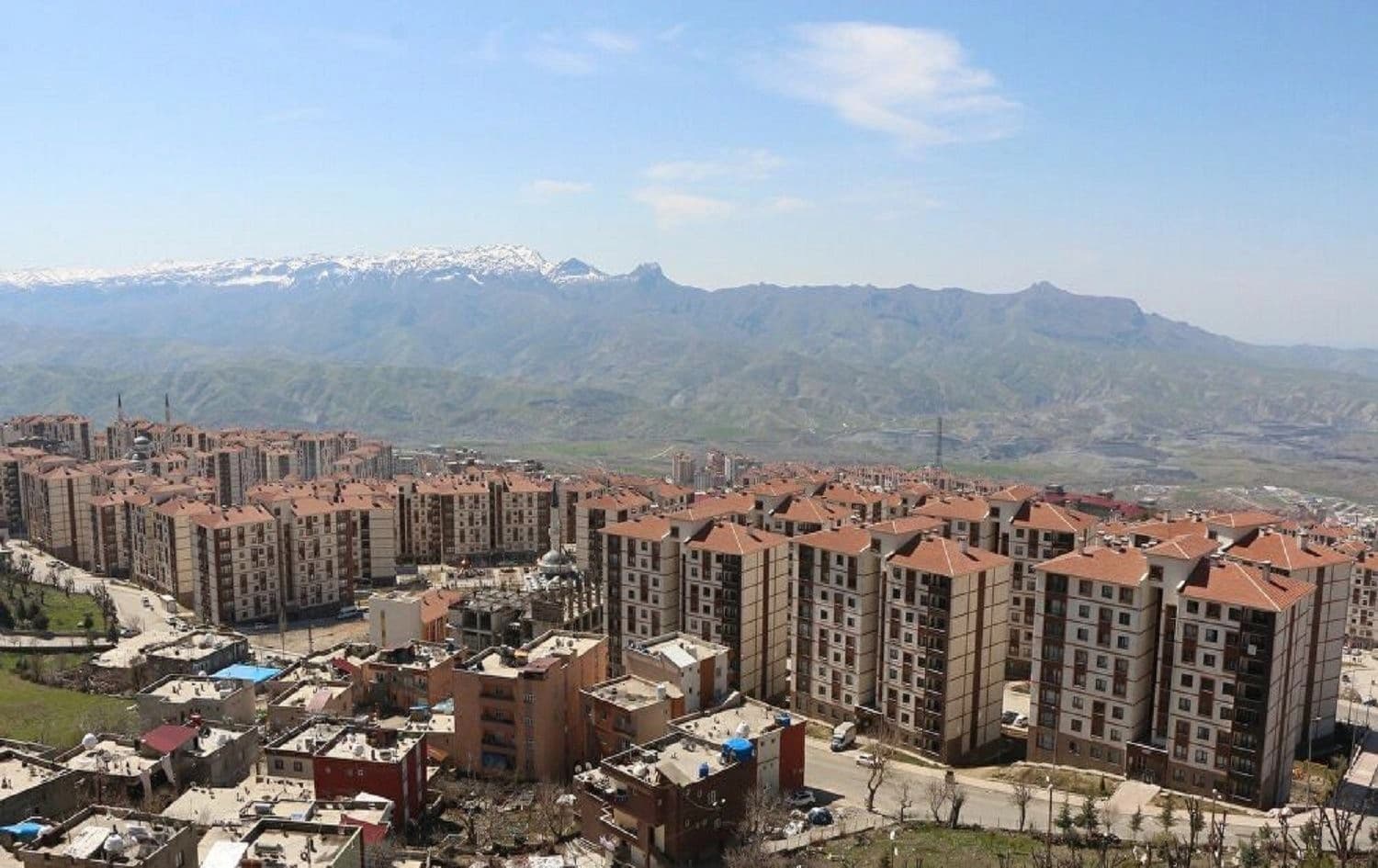 Li 14 deverên Şirnexê qedexe hat ragihandin