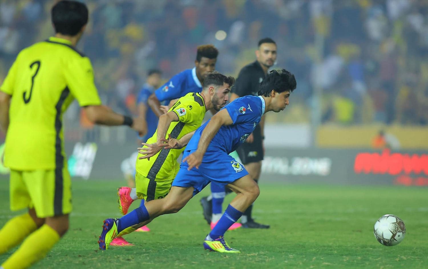 Players of Erbil and Jawiyah playing in the final of the Iraq Cup. Photo: Iraq Football Association