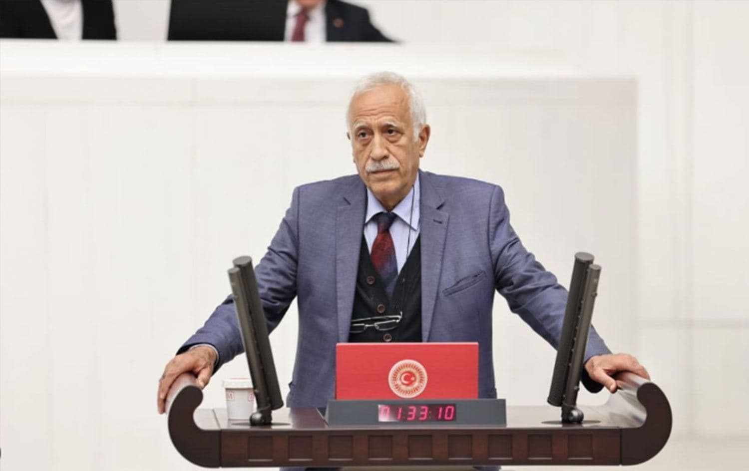 سینان چیفتەیورەک، سەرۆکی پارتی کۆمۆنیستی کوردستان و پەرلەمانتاری فراکسیۆنی هەدەپ