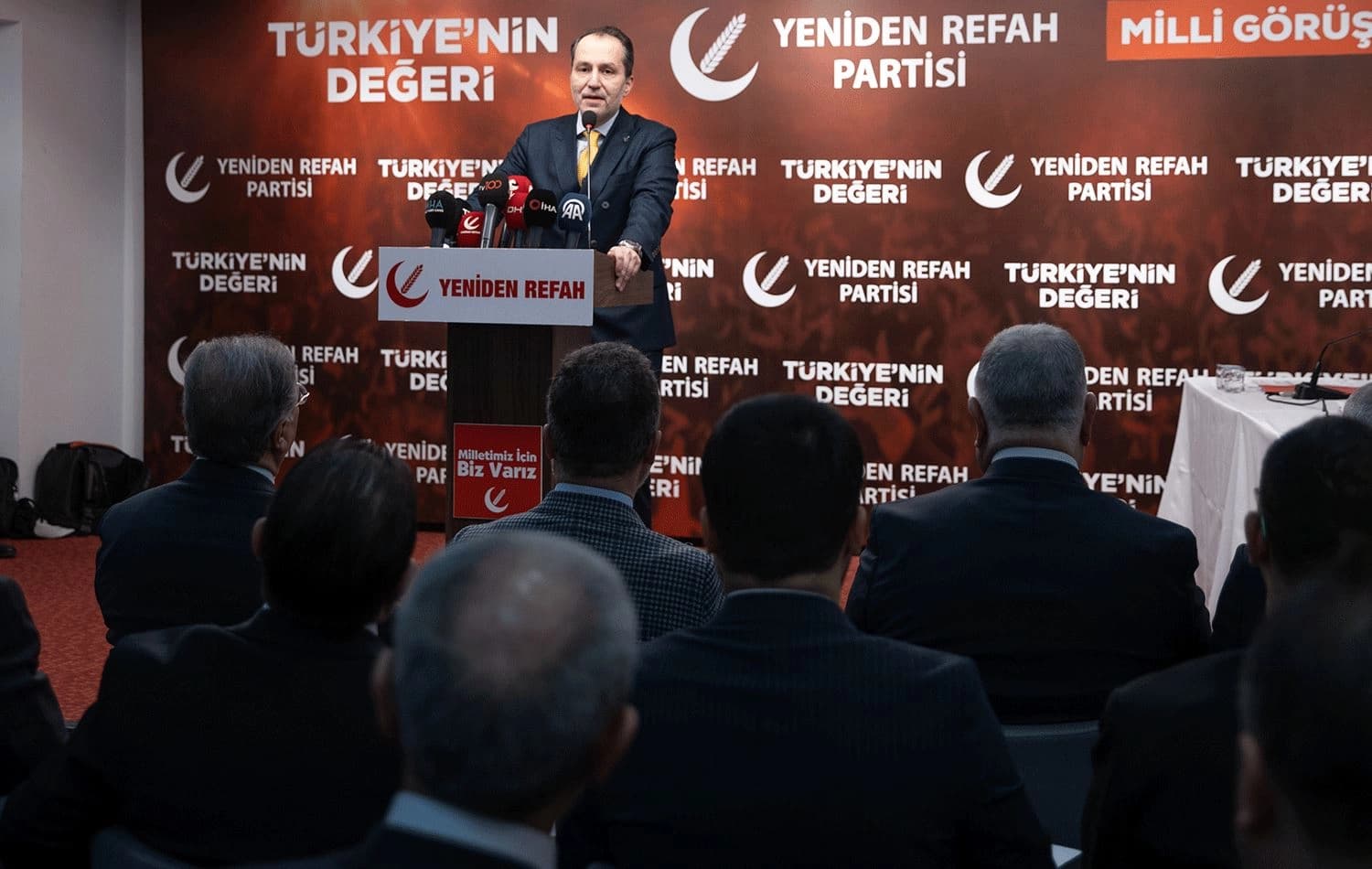 Yeniden Refah Partisi Genel Başkanı Fatih Erbakan, İl Başkanları toplantısında konuşurken / AA