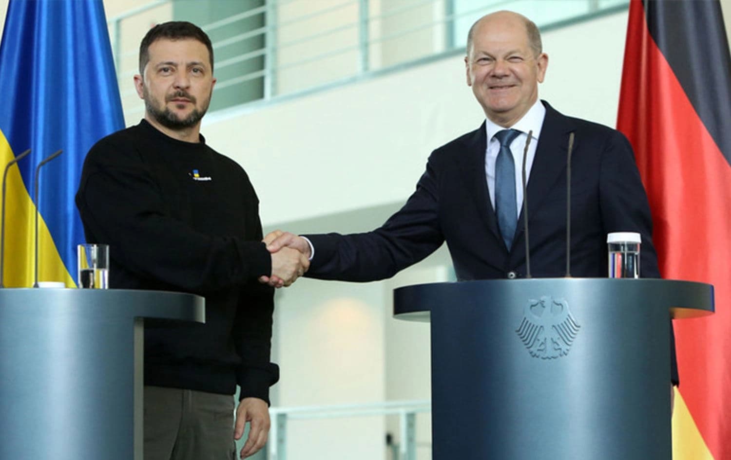 Almanya Başbakanı Olaf Scholz ve Ukrayna Devlet Başkanı Volodimir Zelenskiy /Foto: Adam Berry/Getty Images