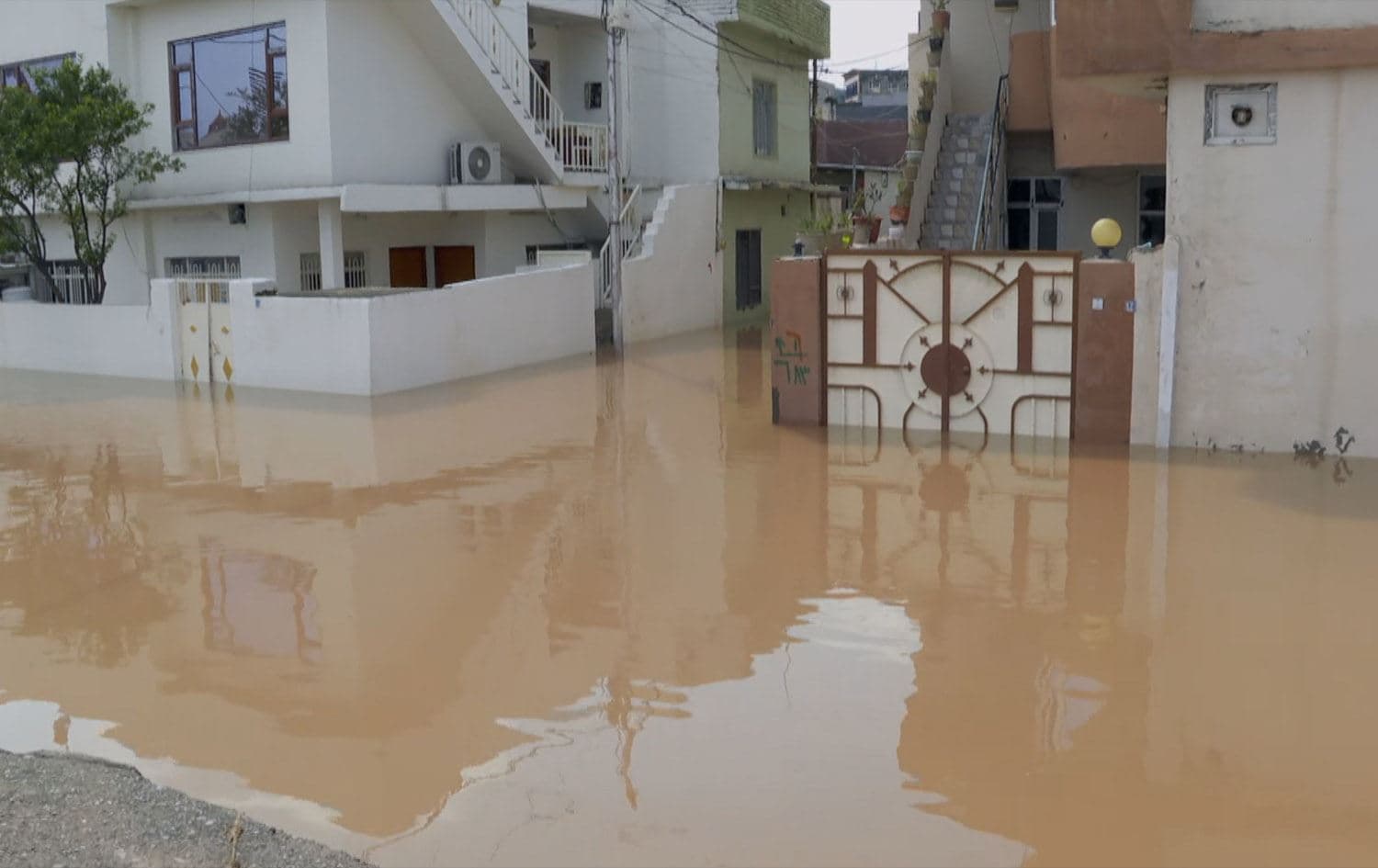 Flooded houses in Duhok province's Zakho following heavy rainfall on March 20, 2024. Photo: Rudaw