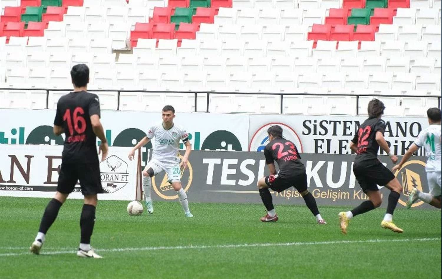 TFF 2. Lig'de Diyarbekirspor, küme düşmesi kesinleşen Bursaspor’u 2-1 yendi