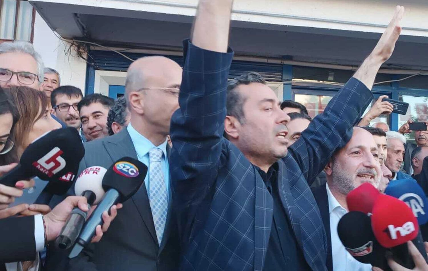 CHP'li Deniz Yağan Belediye Başkanı seçildi. / ANKA