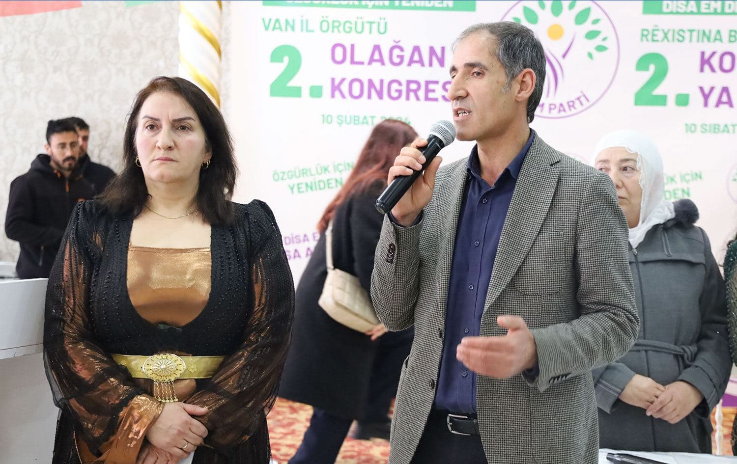هاوسەرۆکانی دەم پارتی لە وان