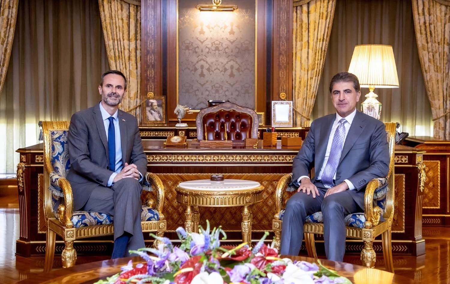 نێچيرڤان بارزانى، سهرۆكى ههرێمى كوردستان و ياكۆ بيريندز، كۆنسوڵى گشتيى شانشينى هۆڵهندا له ههرێمى كوردستان
