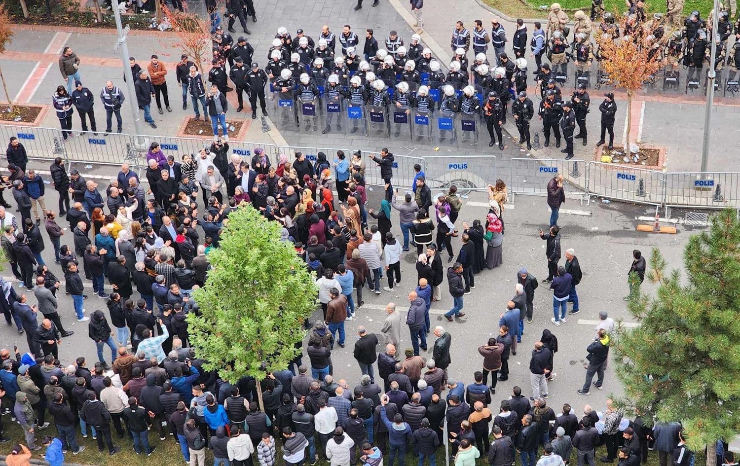 خۆپێشاندانی هەفتەی رابردوو لە ئێلهـ دژی دانانی قەیووم. وێنە: عەبدولسەلام ئاکنجی - رووداو