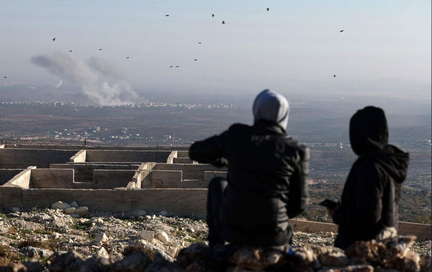 Halep'in dış mahallelerindeki çatışmalardan dumanlar yükseliyor / Foto: Omar Haj Kadour/AFP/Getty Images