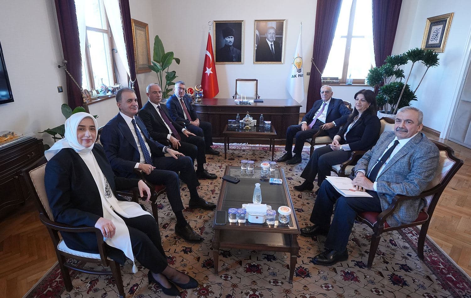 Hevdîtina şandeyên DEM Partî û AK Partiyê / Wêne: AA