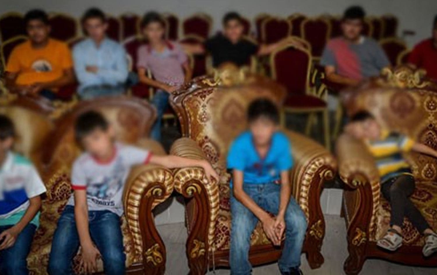 ژمارەیەک منداڵ لە خانەیەکی بێ سەرپەرشتان
